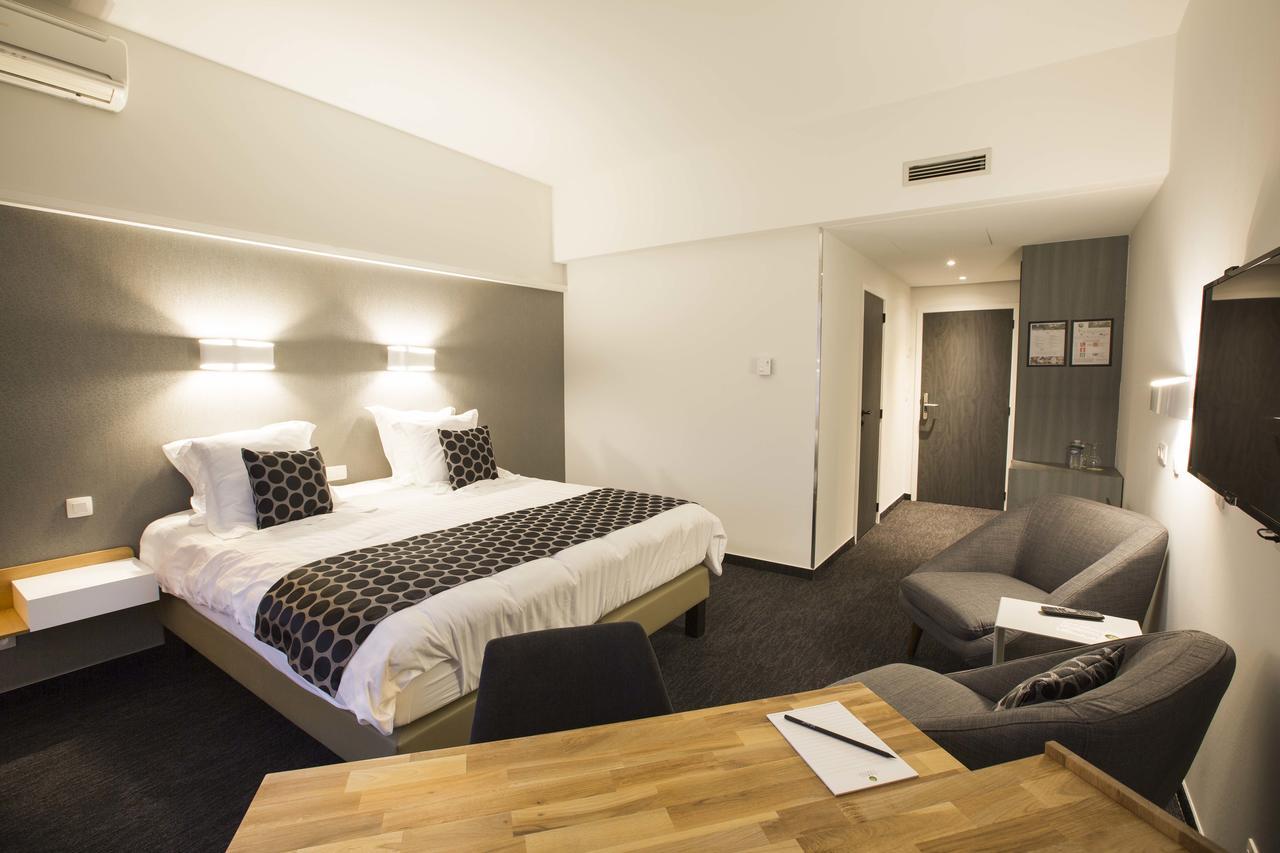 Let's Meet Hotel